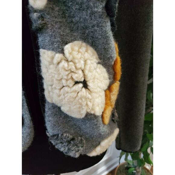 Trisha Tyler Crew Neck Cardigans Sweater - Picture 5 of 11